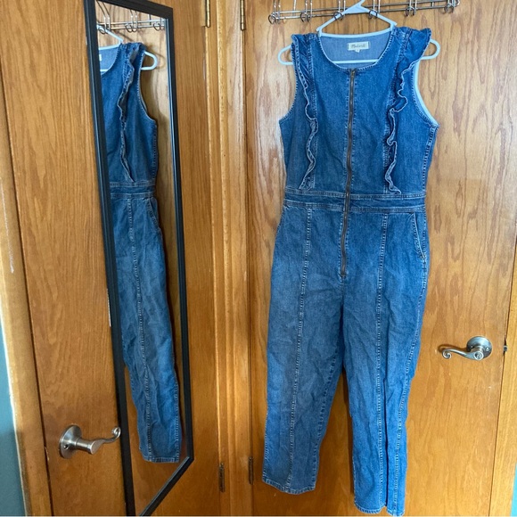 Madewell Pants - Madewell Sleeveless Denim blue Jean Front Zip Pinafore Jumpsuit Overall 12